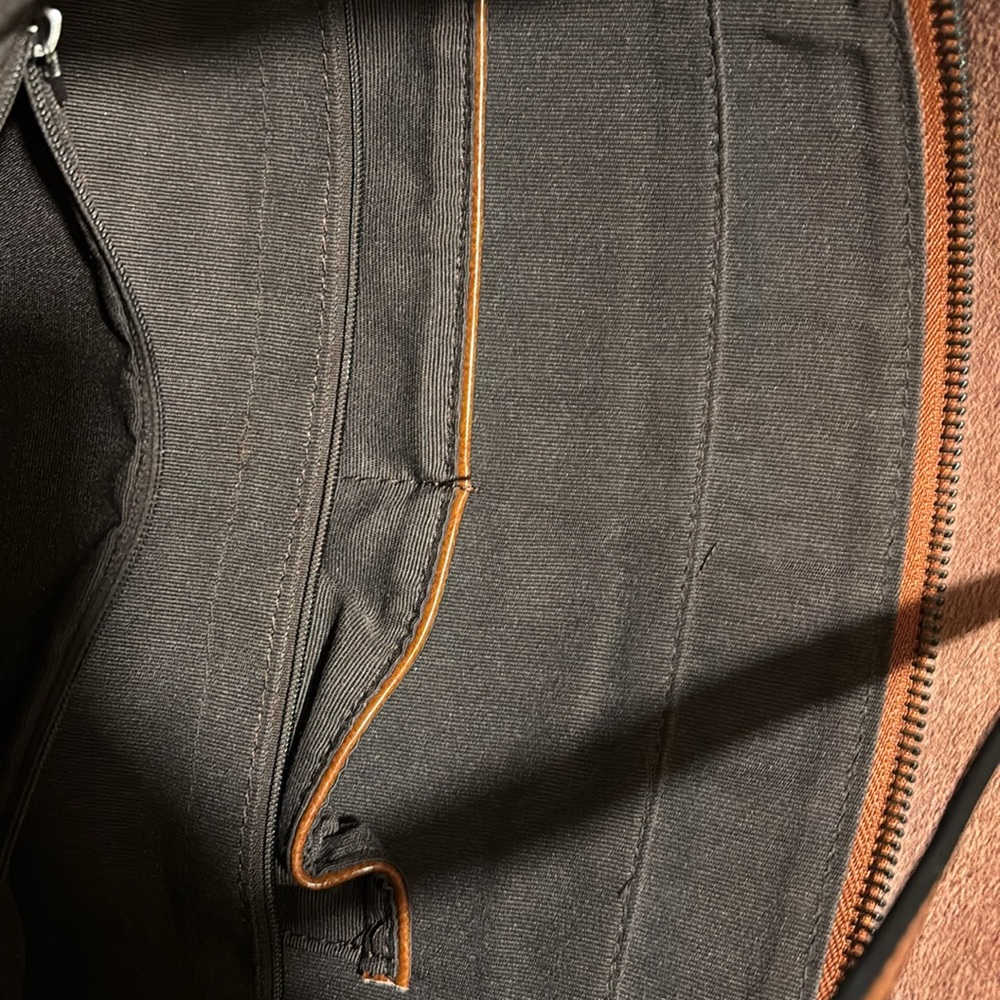 Nice Large tote - Picture 4 of 5